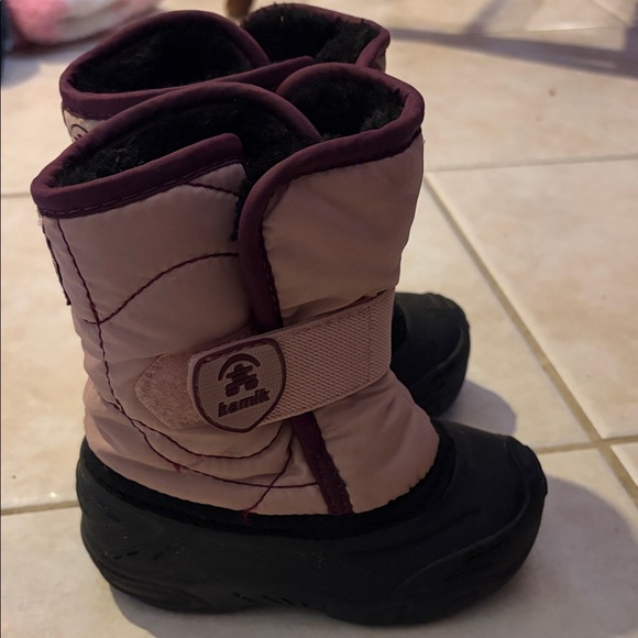 Kamik Kids' Mauve and Black Snow Boots - Picture 5 of 8